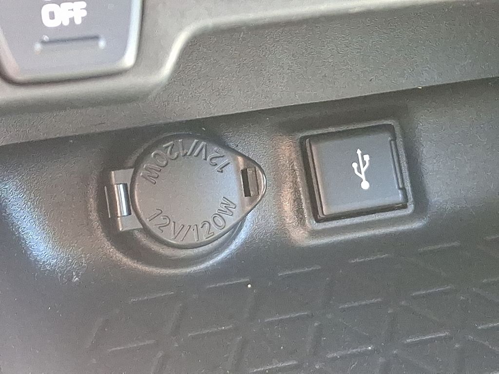 Thumbnail: 2021 Toyota RAV4 - 24