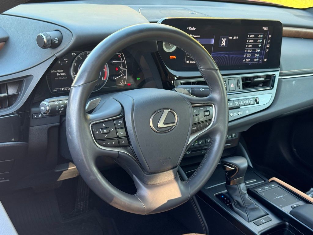 2022 Lexus ES 350 16