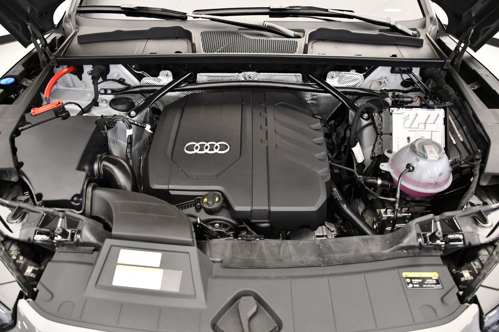 2025 Audi Q5 e Premium Plus 12