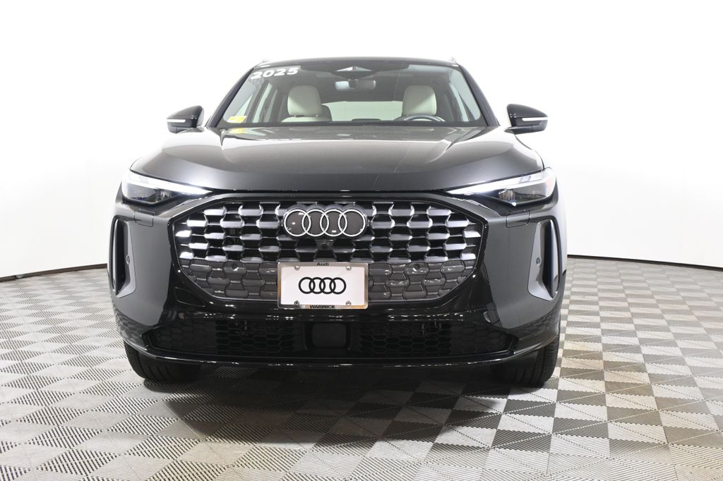 Thumbnail: 2025 Audi Q5 - 10