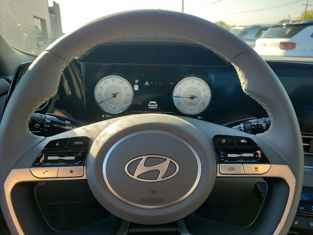 Thumbnail: 2025 Hyundai Elantra - 11