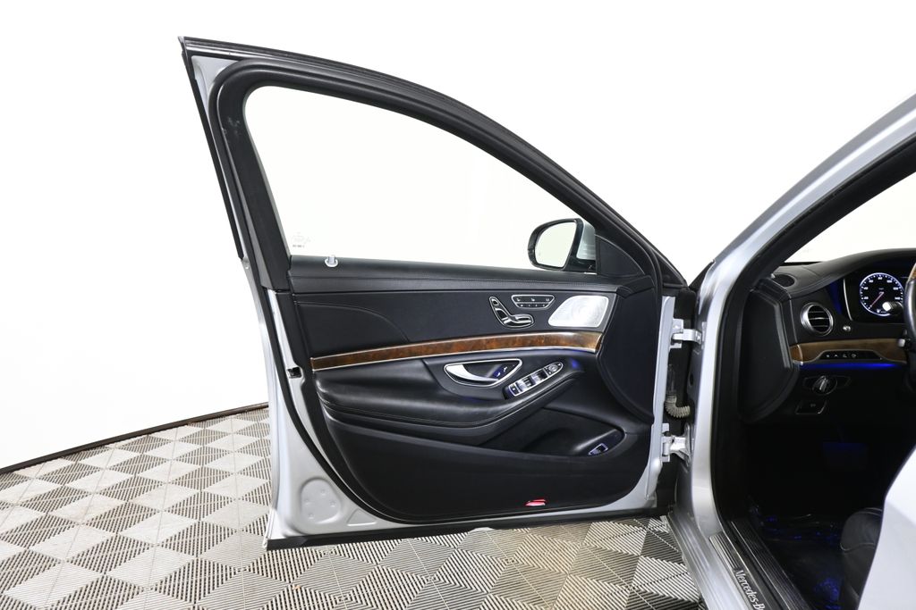 Thumbnail: 2016 Mercedes-Benz S-Class - 30