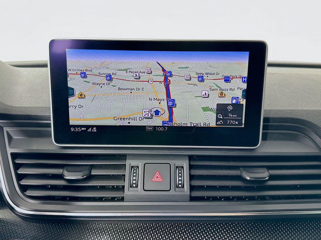 Thumbnail: 2020 Audi SQ5 - 13