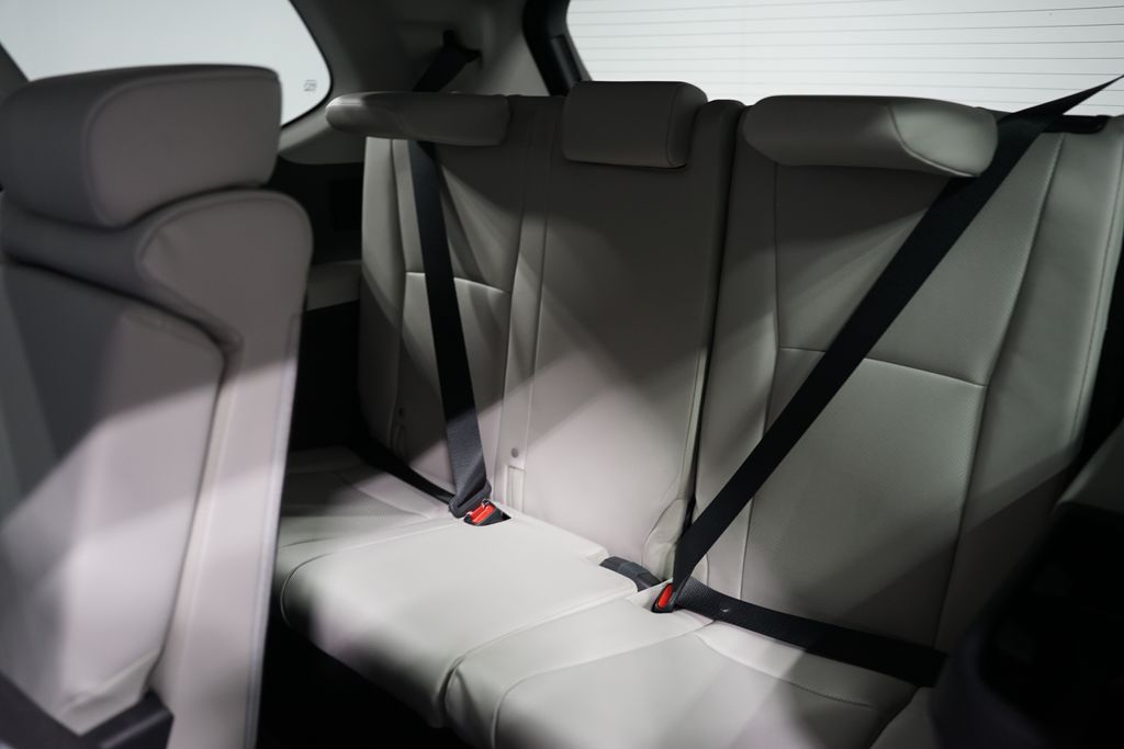 2025 Toyota Grand Highlander XLE 29