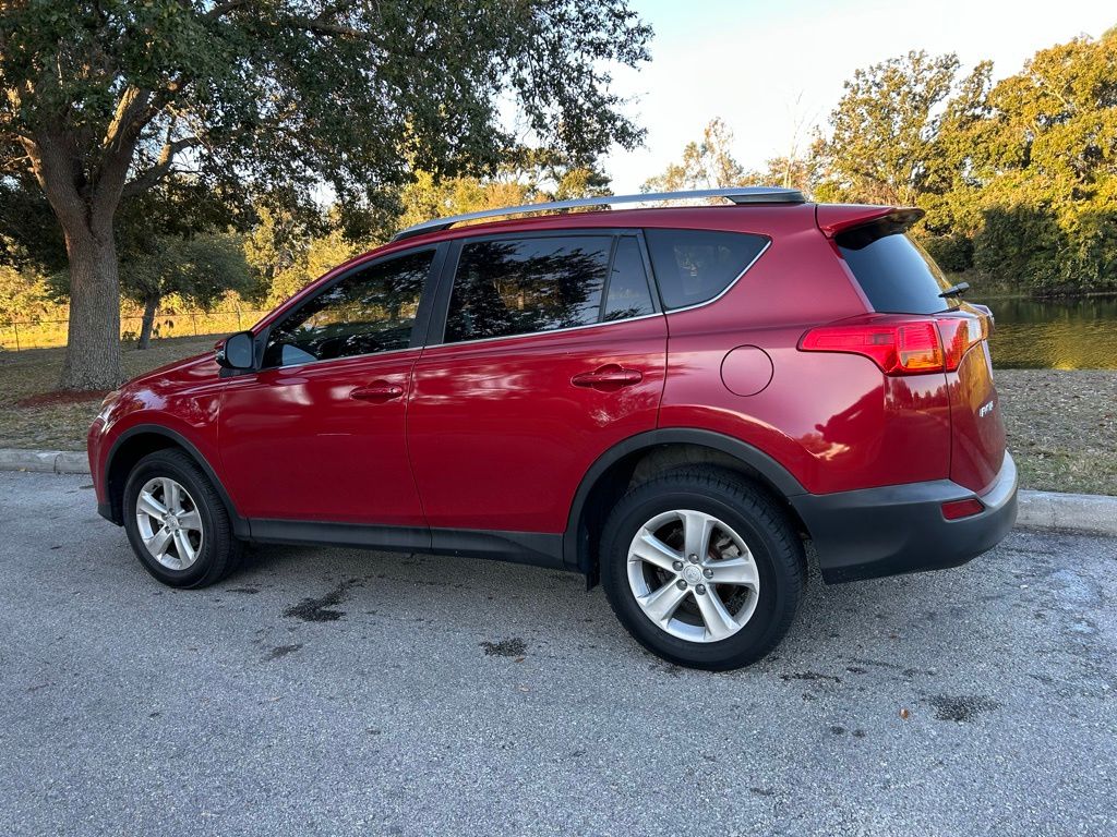 Thumbnail: 2013 Toyota RAV4 - 3