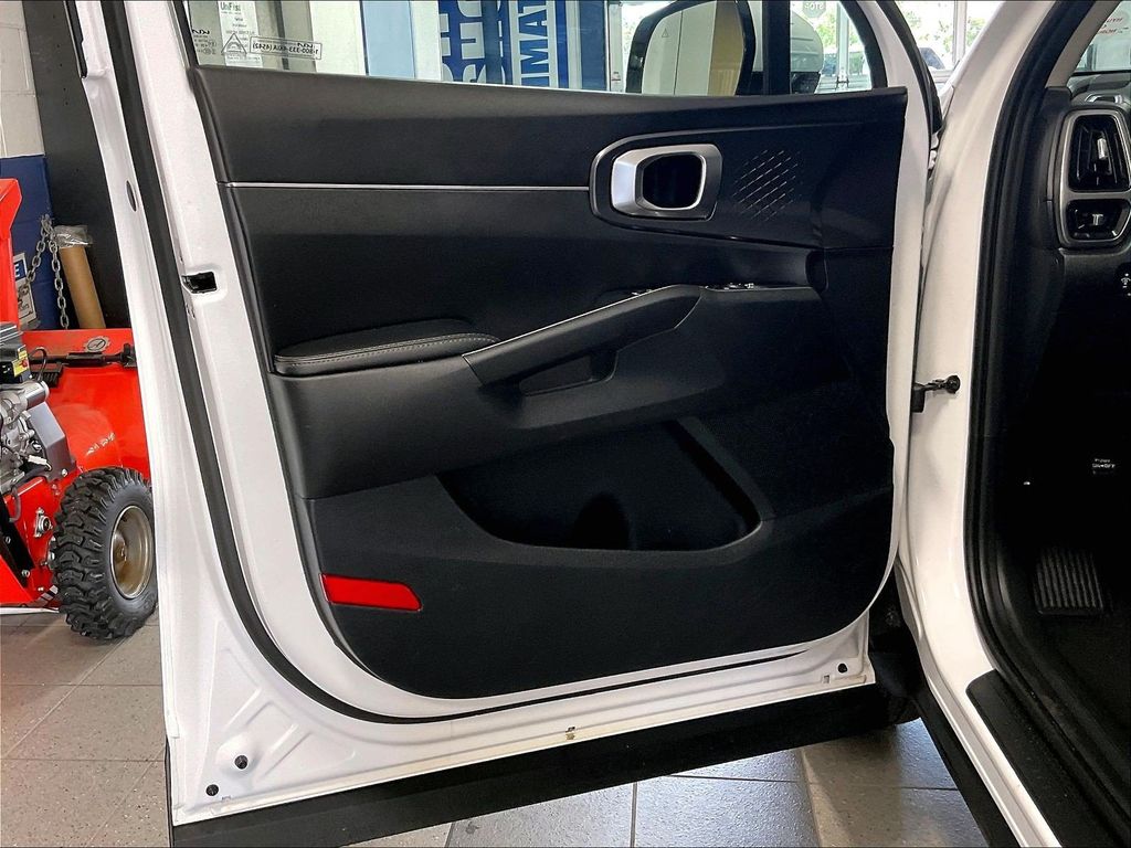 2023 Kia Sorento — photo 9