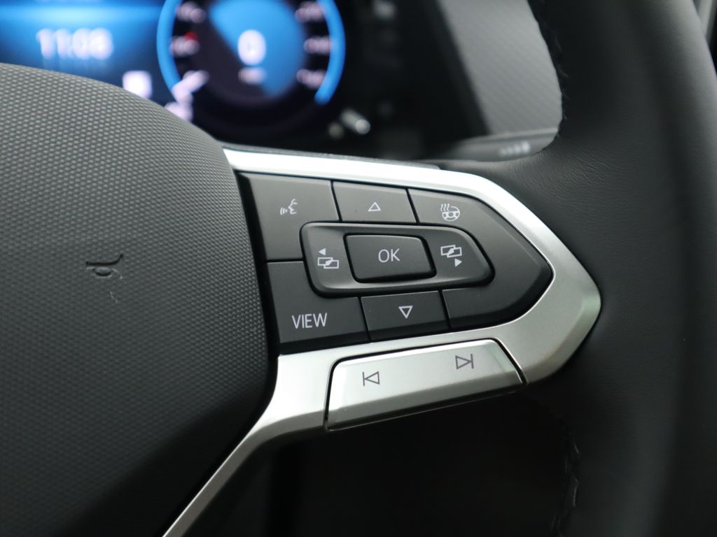 2025 Volkswagen Atlas SEL 12