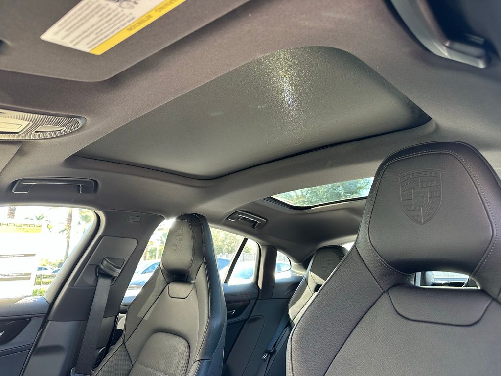 Thumbnail: 2026 Porsche Panamera - 23