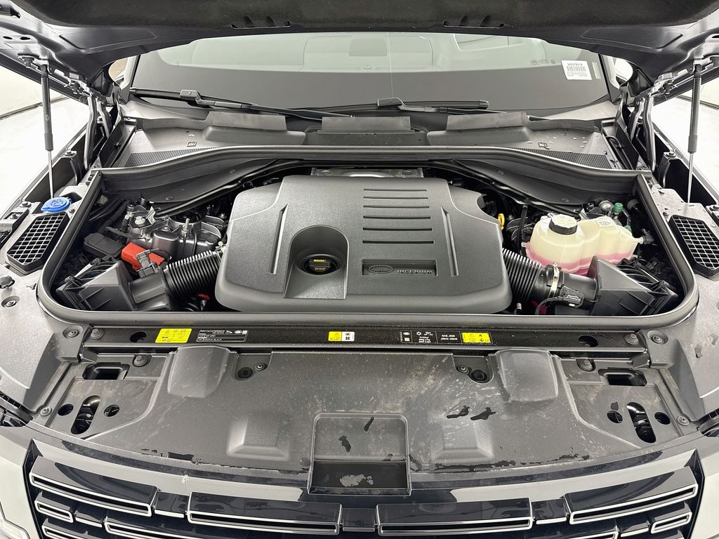 Thumbnail: 2026 Land Rover Range Rover - 29