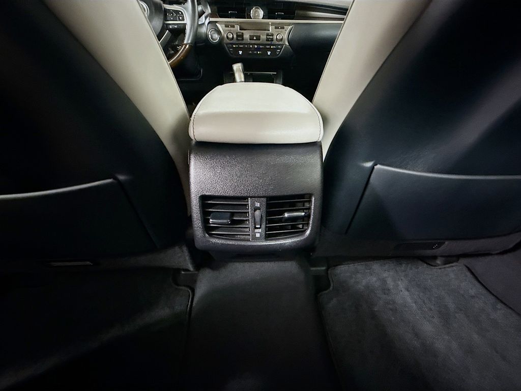 Thumbnail: 2017 Lexus ES - 25