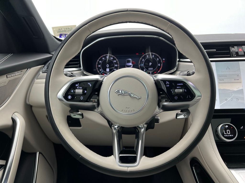 Thumbnail: 2025 Jaguar F-Pace - 18