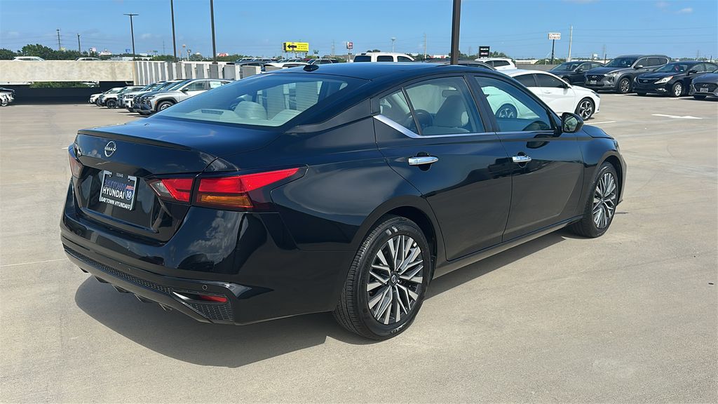 2025 Nissan Altima 2.5 SV Black at Durrett Motor Company