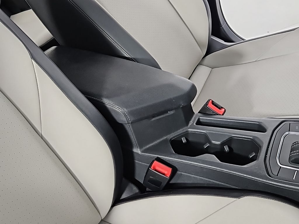 Thumbnail: 2019 Volkswagen Jetta - 16