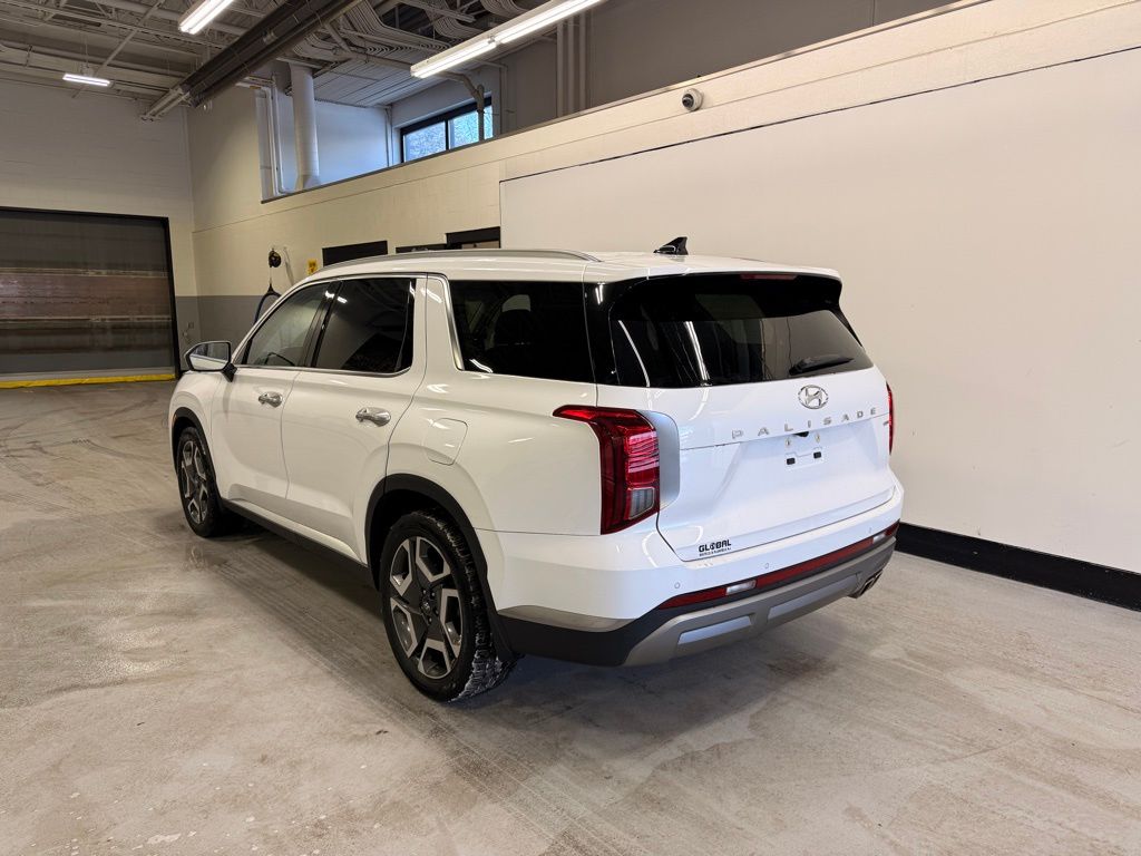 Thumbnail: 2023 Hyundai Palisade - 3