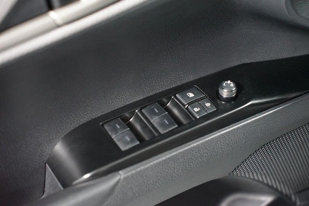 Thumbnail: 2025 Toyota Camry - 32