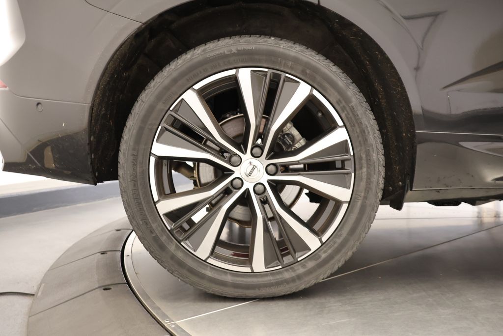 Thumbnail: 2023 Volvo XC60 - 11