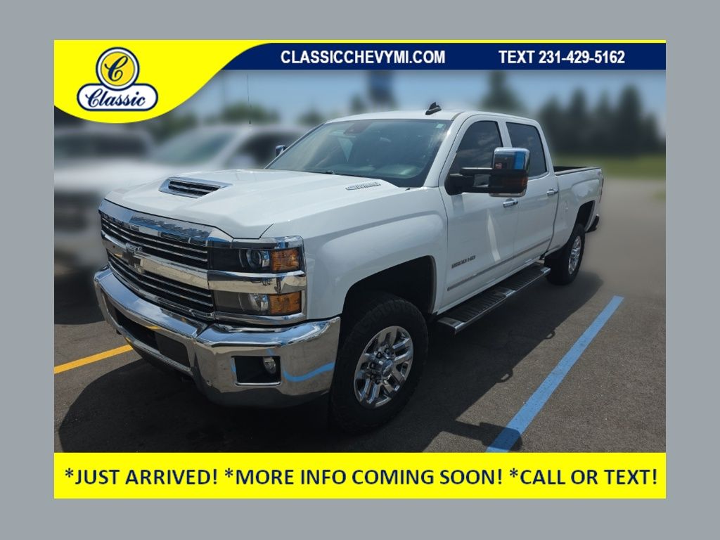 Summit White 2019 Chevrolet Silverado 2500HD Pickup Truck Four-Wheel Drive 6-Speed Automatic