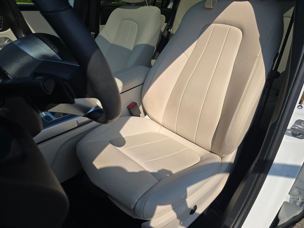 Certified Used 2025 White Mercedes-Benz GLB 250 image 22