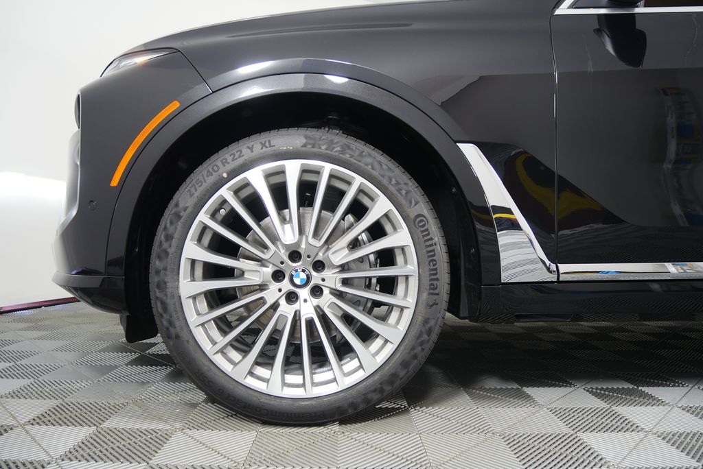 Thumbnail: 2026 BMW X7 - 8