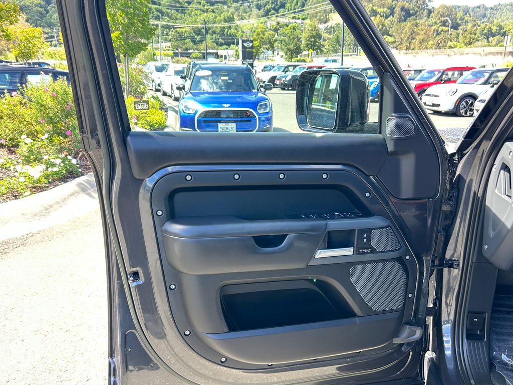 Thumbnail: 2023 Land Rover Defender - 11