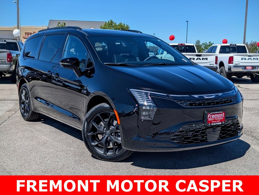 Diamond Black Crystal Pearlcoat 2027 Chrysler Pacifica Limited AWD Minivan All-Wheel Drive 9-Speed Automatic