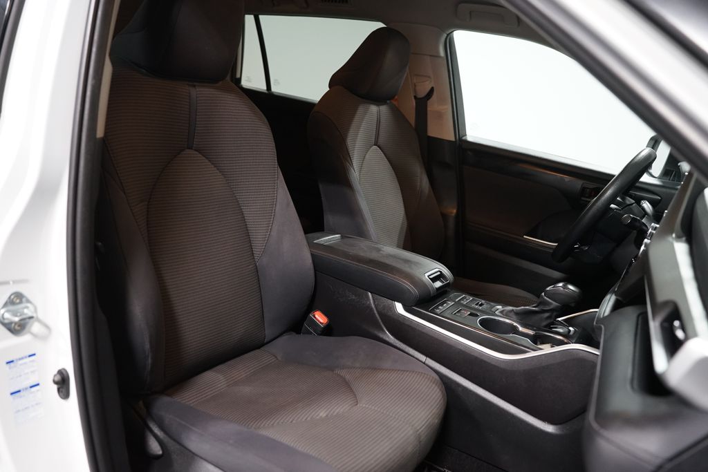 Thumbnail: 2021 Toyota Highlander - 26