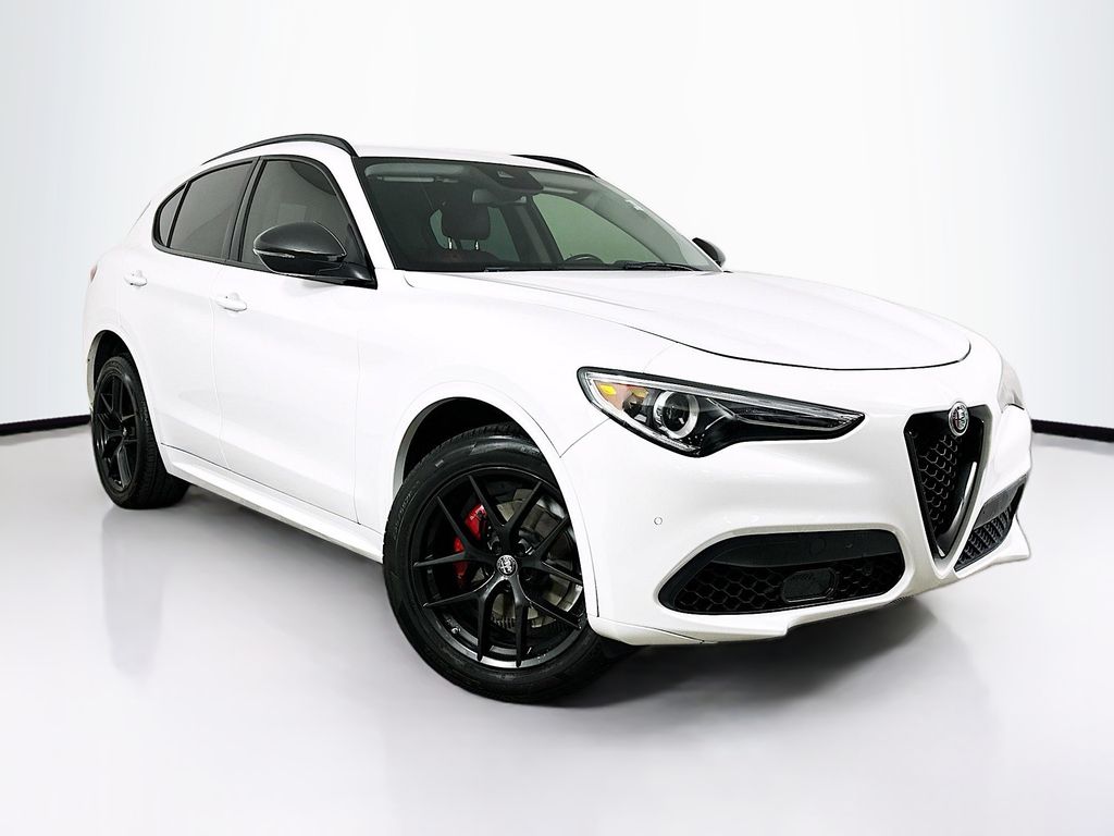 2020 Alfa Romeo Stelvio Base