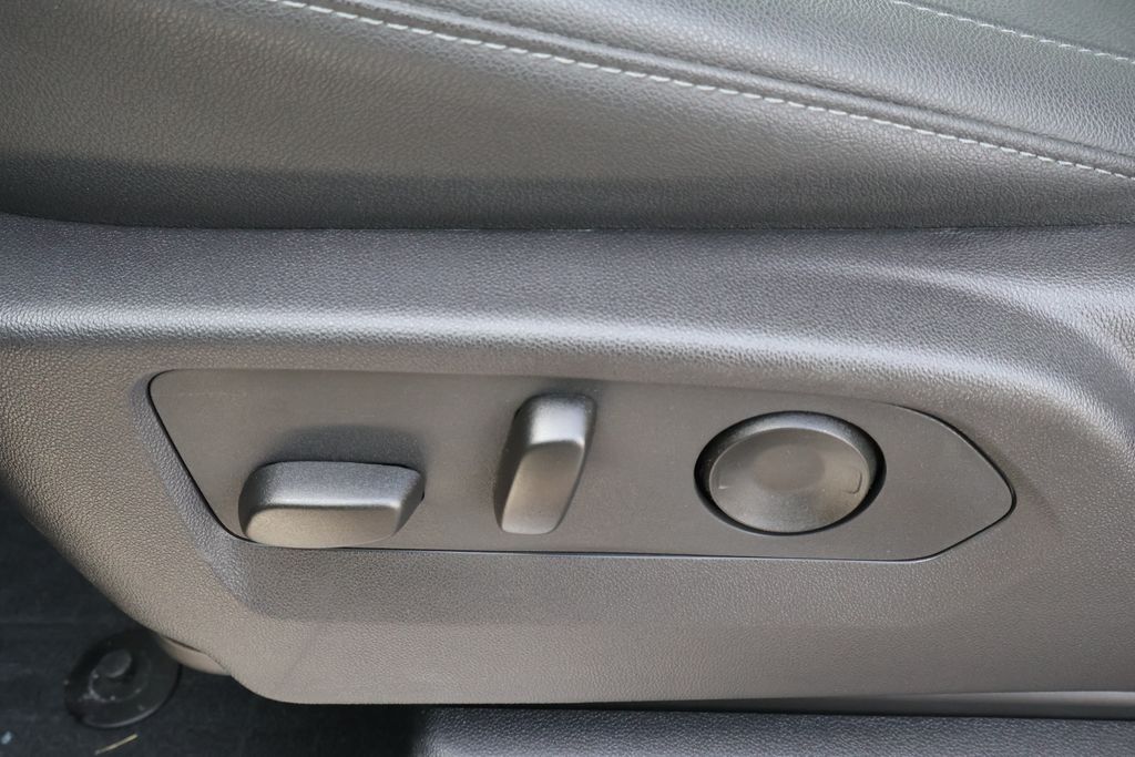 Thumbnail: 2024 Chevrolet Silverado 1500 - 17