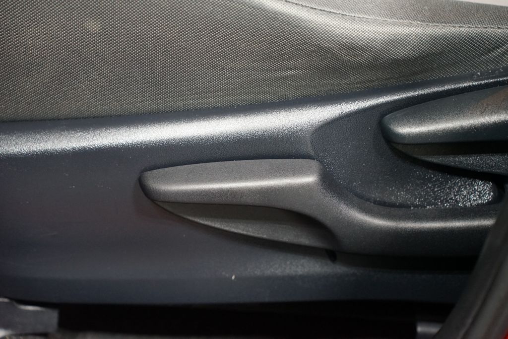 Thumbnail: 2014 Toyota RAV4 - 28