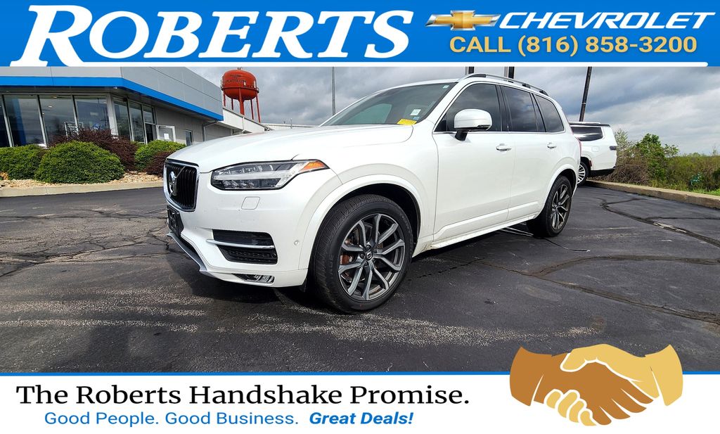 Crystal White Pearl 2017 Volvo XC90 T6 Momentum AWD SUV / Crossover All-Wheel Drive Automatic