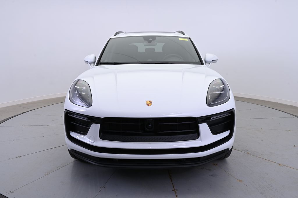 Thumbnail: 2024 Porsche Macan - 10