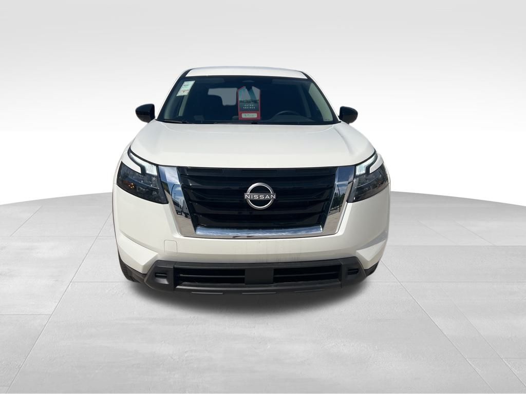 2025 Glacier White Nissan Pathfinder S FWD SUV