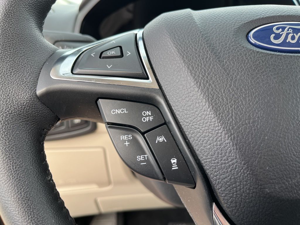 Thumbnail: 2022 Ford Edge - 22