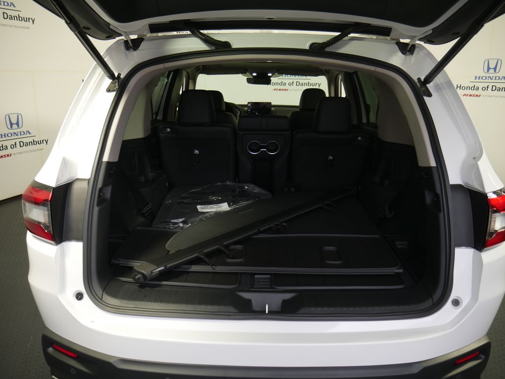 Thumbnail: 2026 Honda Pilot - 7