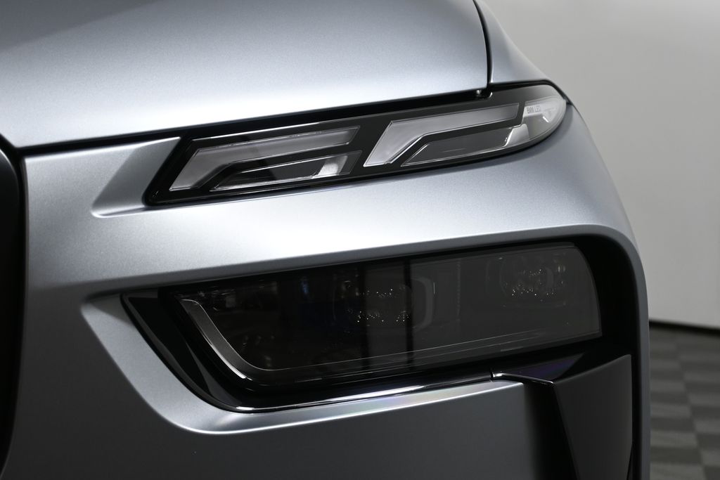 Thumbnail: 2026 BMW X7 - 11