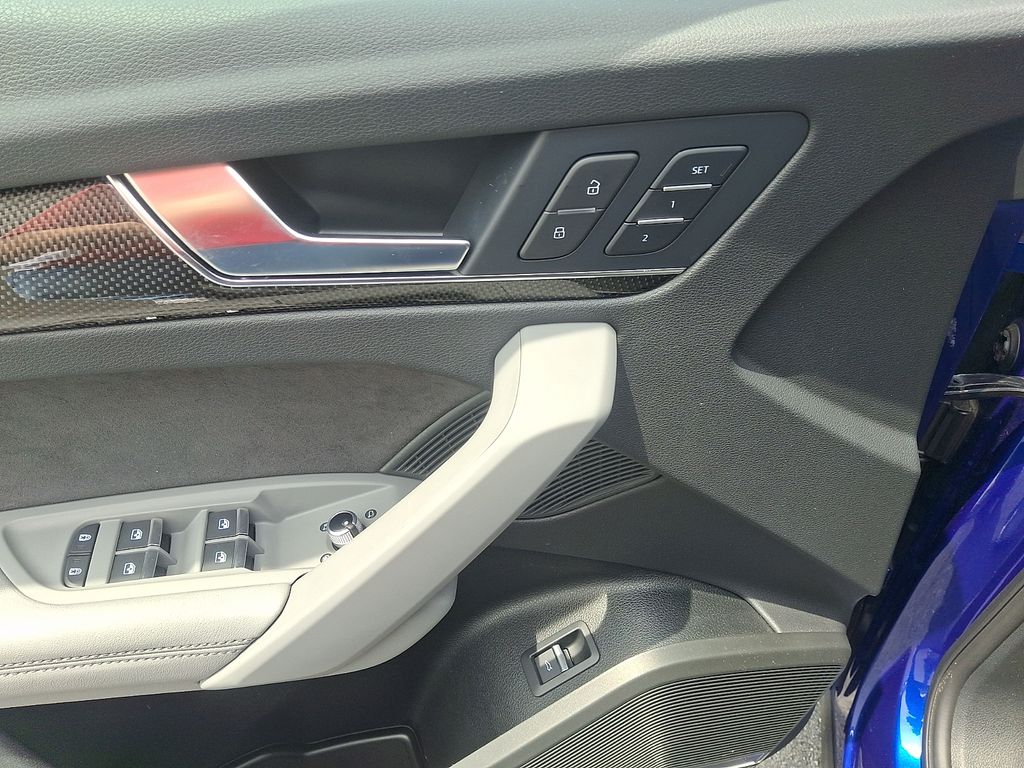 Thumbnail: 2023 Audi SQ5 - 12