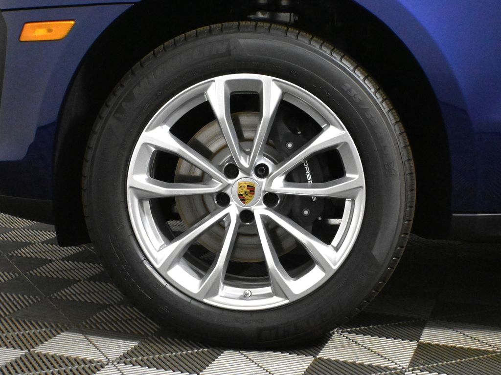 Thumbnail: 2025 Porsche Macan - 13