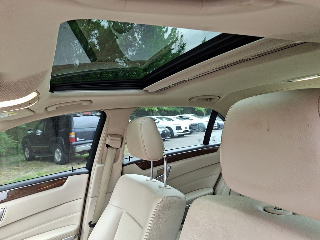 Thumbnail: 2014 Mercedes-Benz E-Class - 14