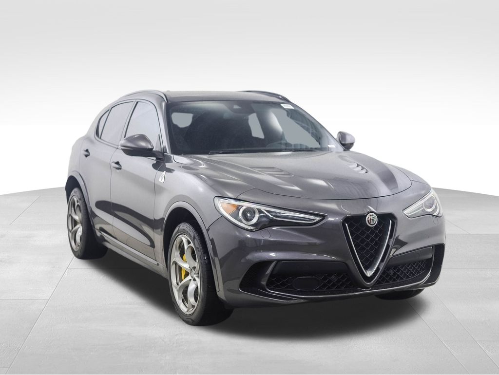 Thumbnail: 2021 Alfa Romeo Stelvio - 7
