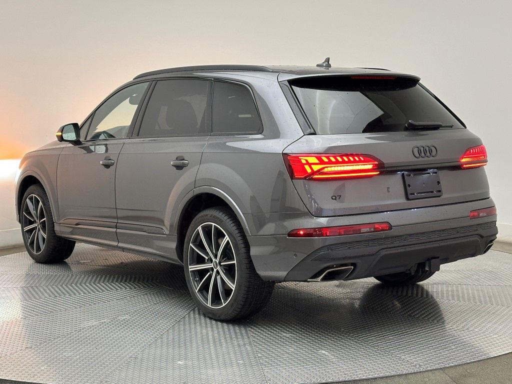 2025 Audi Q7  4