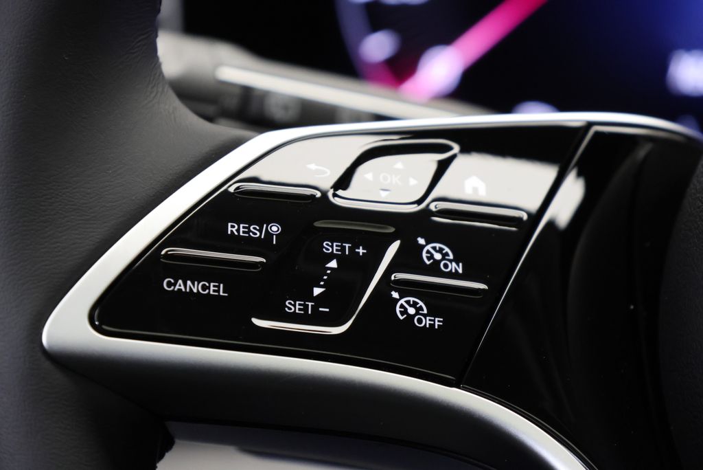 Thumbnail: 2026 Mercedes-Benz GLE - 21