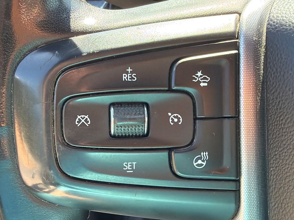 Used 2024 Gray GMC SLE image 24