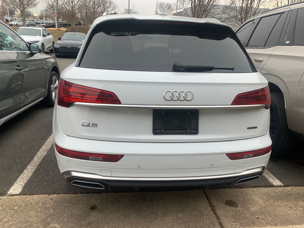 Thumbnail: 2023 Audi Q5 - 10