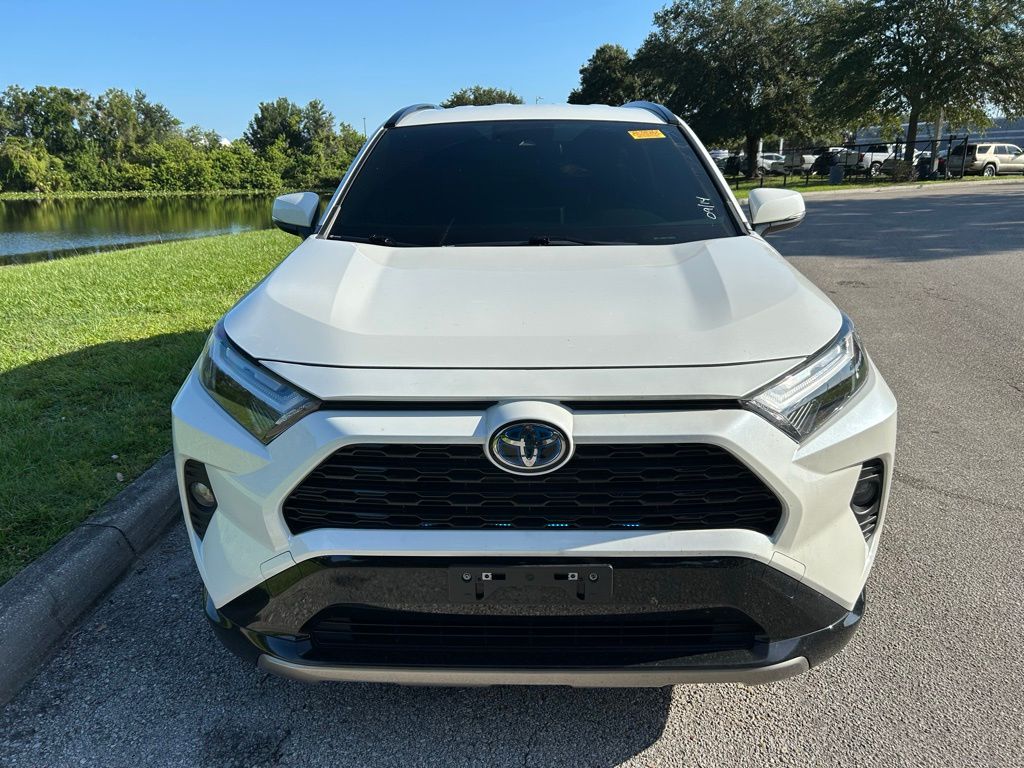 Thumbnail: 2022 Toyota RAV4 - 8