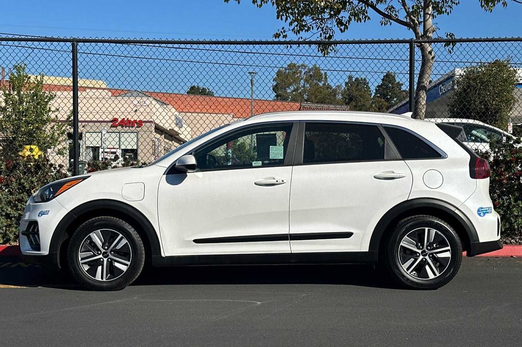 2022 Kia Niro Plug-In Hybrid LXS 9