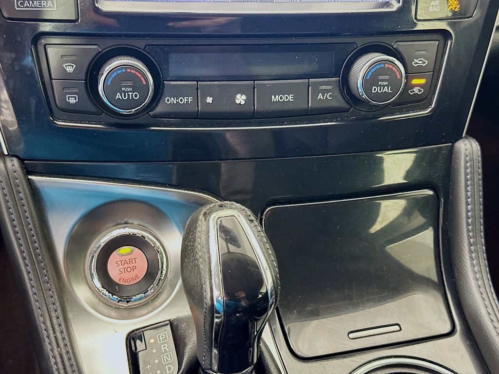 Thumbnail: 2017 Nissan Maxima - 16