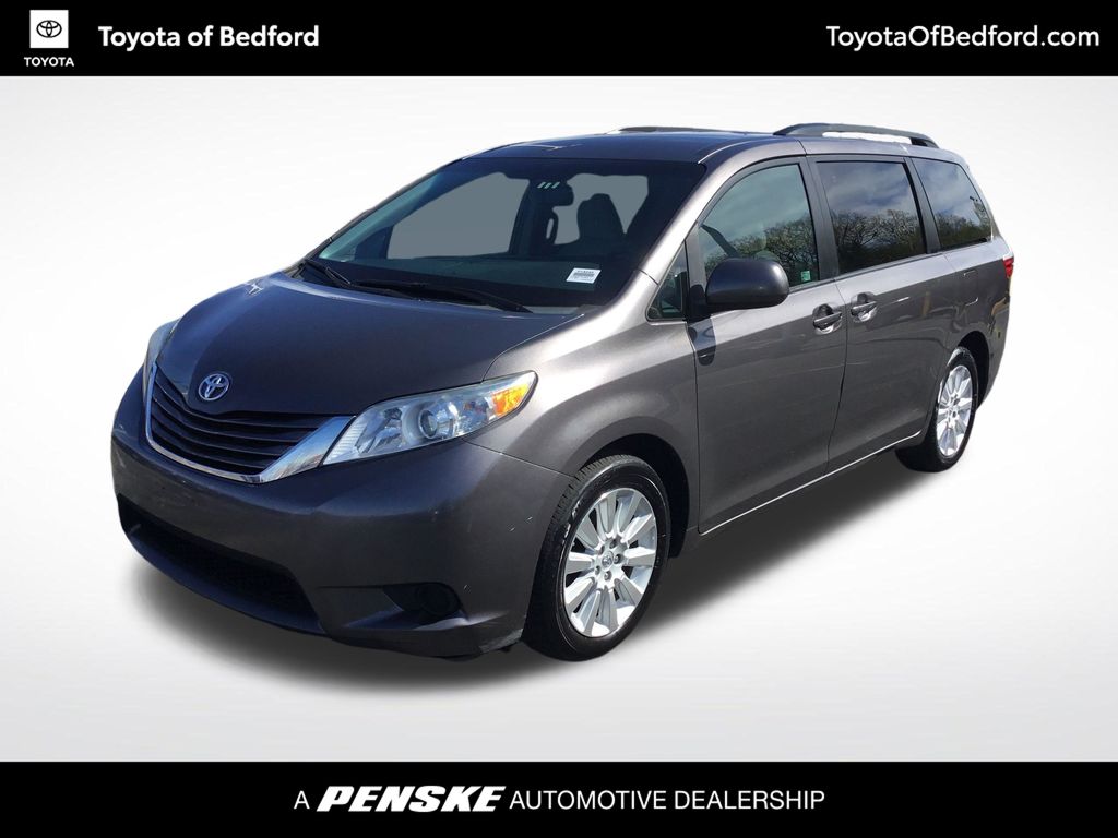 2015 Toyota Sienna LE -
                  Bedford, OH