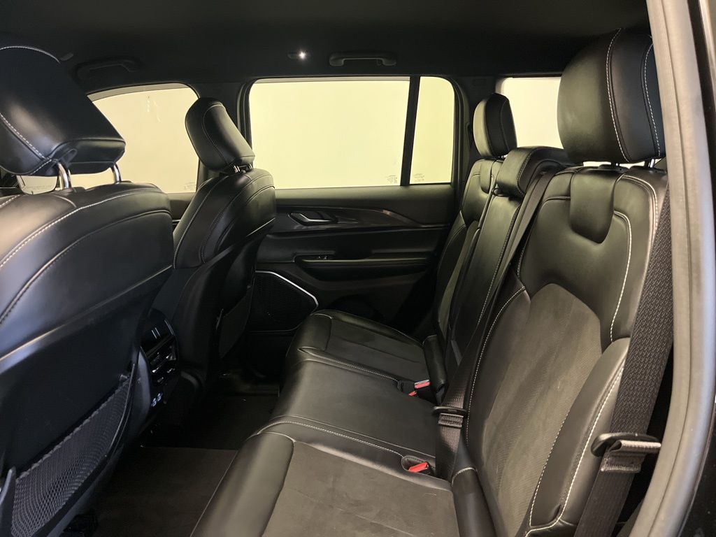 Thumbnail: 2022 Jeep Grand Cherokee - 23