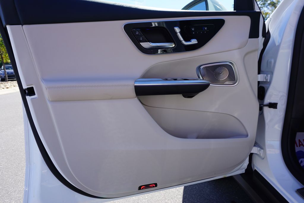 Thumbnail: 2026 Mercedes-Benz GLC - 20