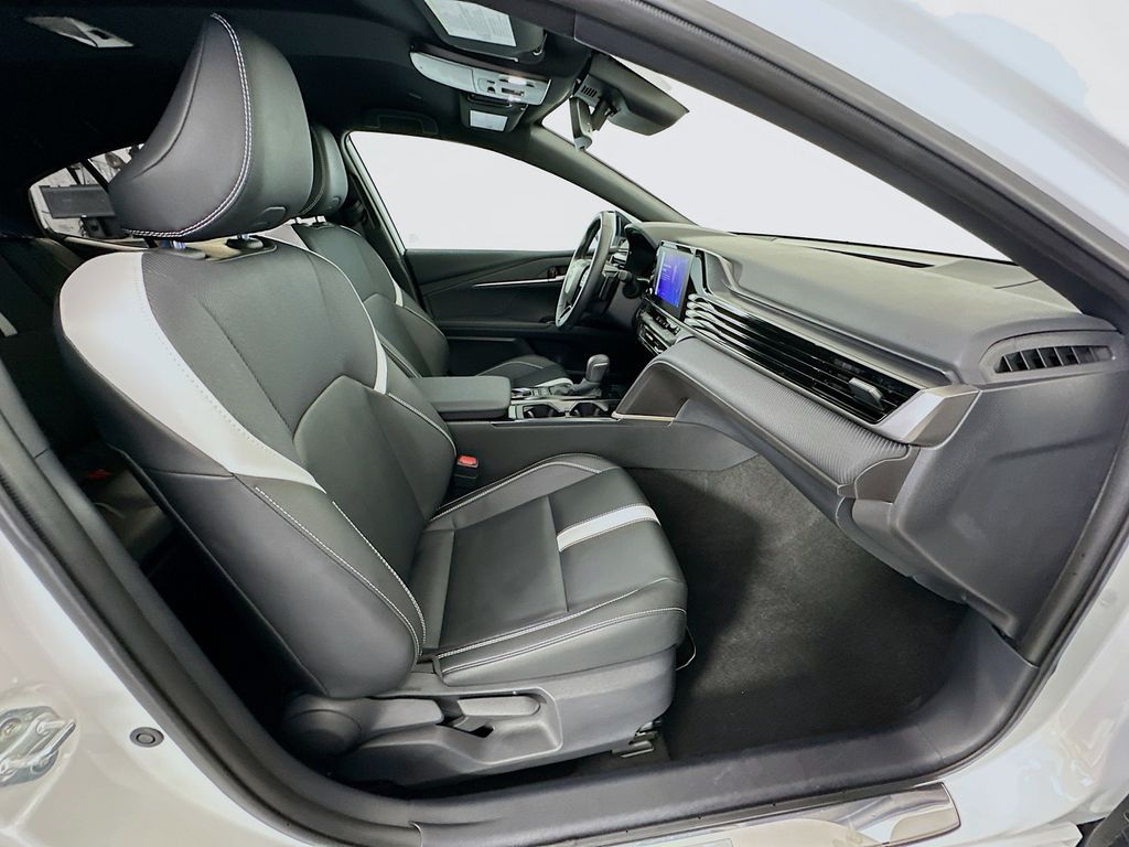 Thumbnail: 2025 Toyota Camry - 28